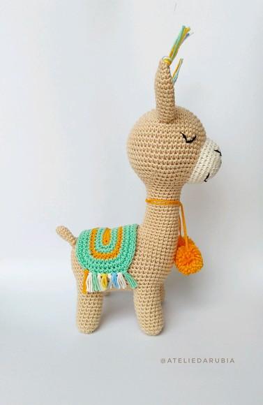 Lhama de crochê Amigurumi