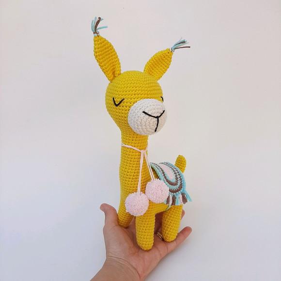 Lhama de crochê Amigurumi
