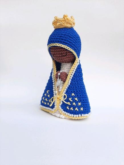 Nossa Senhora Aparecida de Crochê Amigurumi Santinha