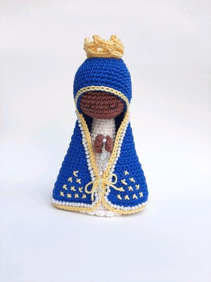 Nossa Senhora Aparecida de Crochê Amigurumi Santinha
