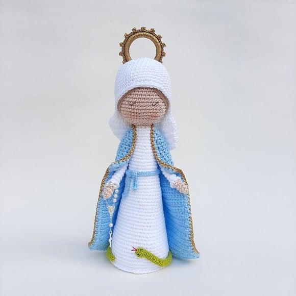 Nossa Senhora das Graças Crochê Amigurumi Alongada
