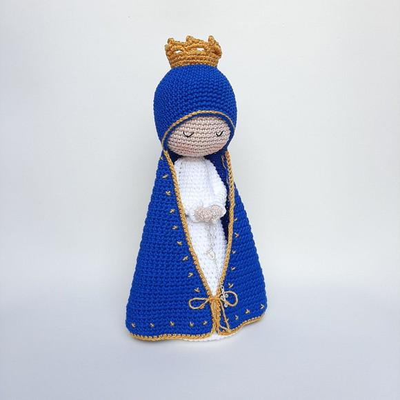 Nossa Senhora de Crochê Alongada Amigurumi Santinha