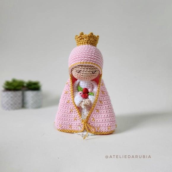 Nossa Senhora de Crochê Amigurumi Santinha
