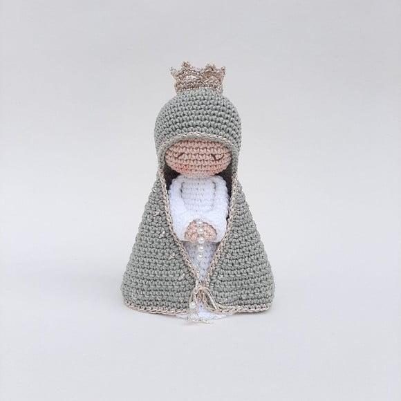 Nossa Senhora de Crochê Amigurumi Santinha