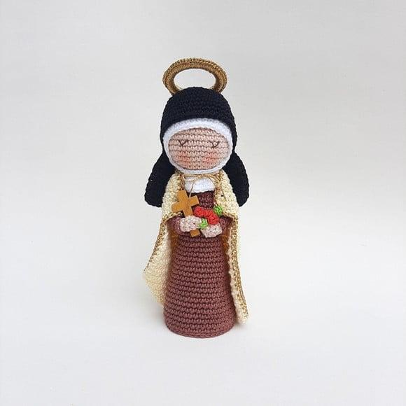 Santa Terezinha Crochê Amigurumi
