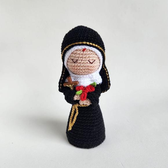 Santa Rita de Cássia Crochê Amigurumi