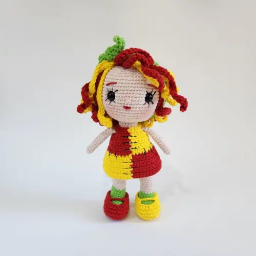 Boneca Emilia de Crochê Amigurumi
