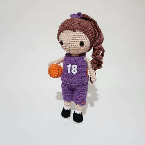 Boneca Jogadora de Basquete de Crochê Amigurumi