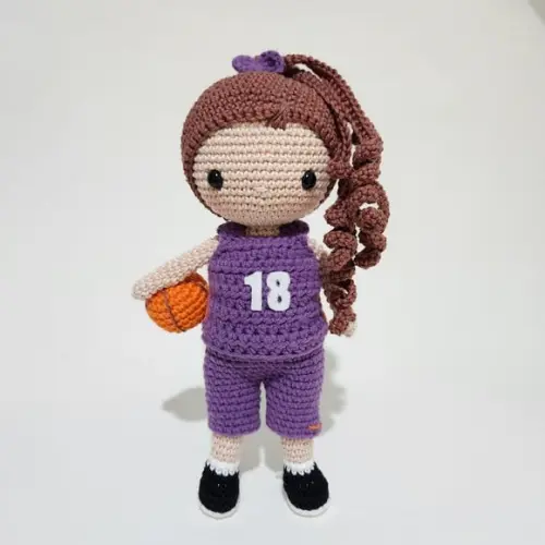 Boneca Jogadora de Basquete de Crochê Amigurumi