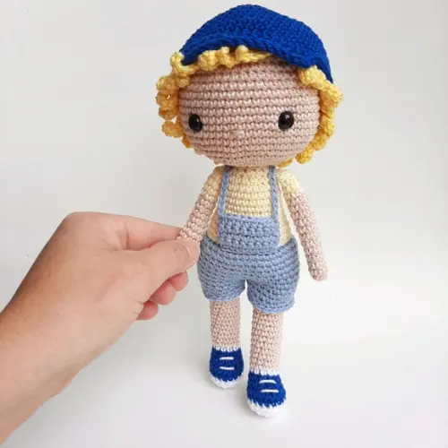 Boneco Menino de Crochê Amigurumi