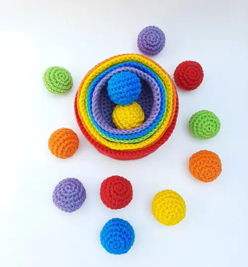 Cestos de Atividades Montessori em Crochê com 12 Bolinhas