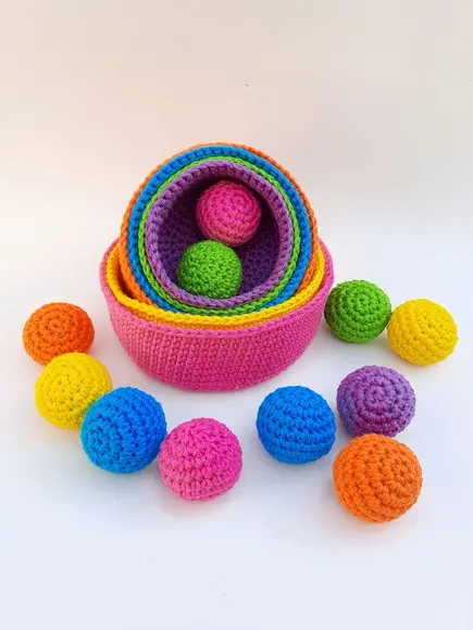 Cestos de Atividades Montessori em Crochê com 12 Bolinhas