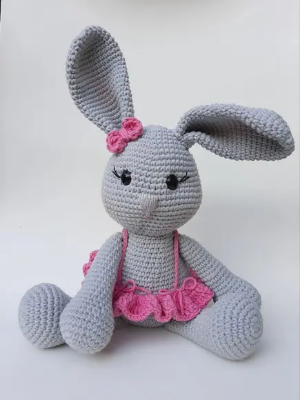 Coelhinha Amigurumi para Decoração de Quarto de Bebê - Enxoval
