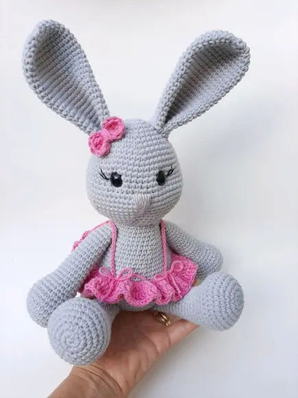 Coelhinha Amigurumi para Decoração de Quarto de Bebê - Enxoval