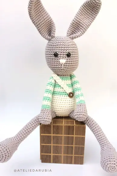 Coelhinho de Crochê Amigurumi