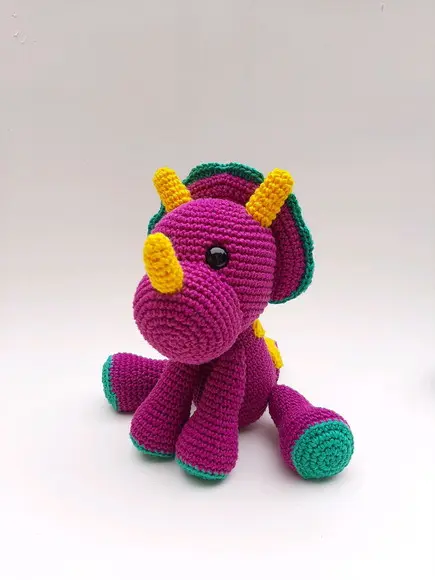 Dinossauro de crochê Amigurumi