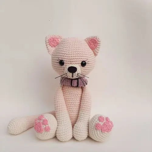 Gatinha de crochê Amigurumi