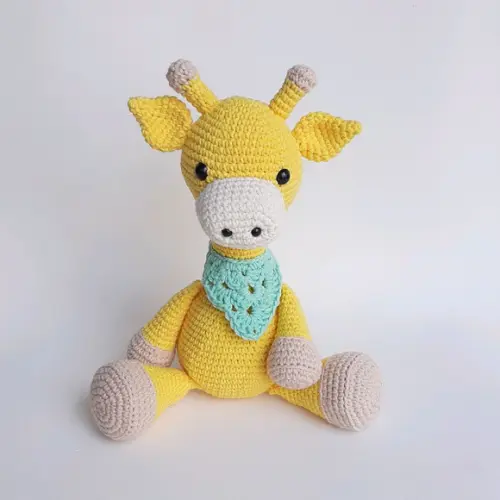 Girafinha Amigurumi de Crochê