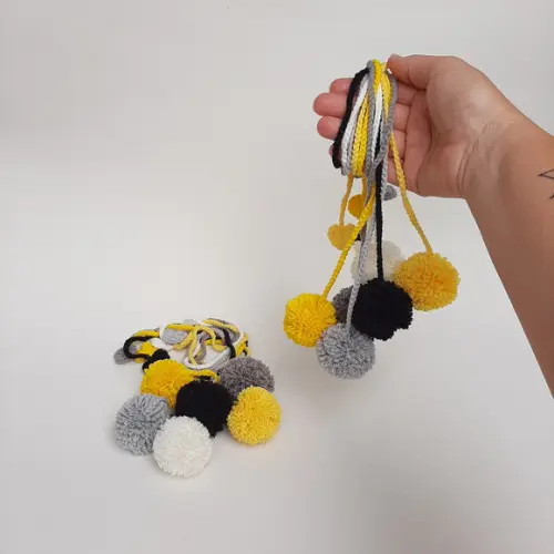 Kit Prendedor de cortina Pompom Crochê