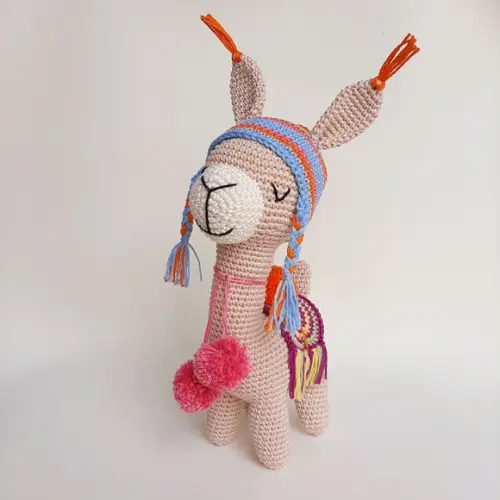 Lhama de crochê Amigurumi