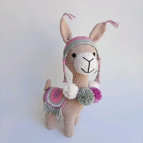 Lhama de crochê Amigurumi