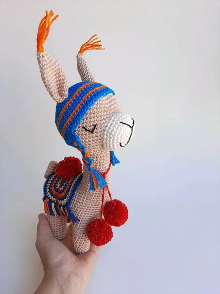 Lhama de crochê Amigurumi