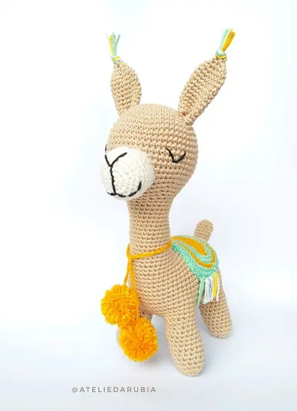 Lhama de crochê Amigurumi
