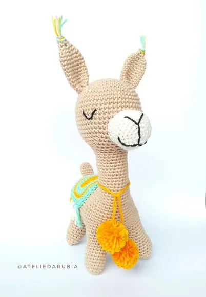 Lhama de crochê Amigurumi