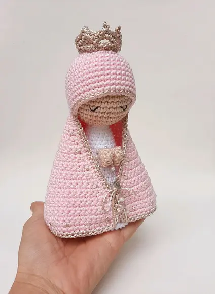 Nossa Senhora Aparecida Rosa em Crochê Amigurumi