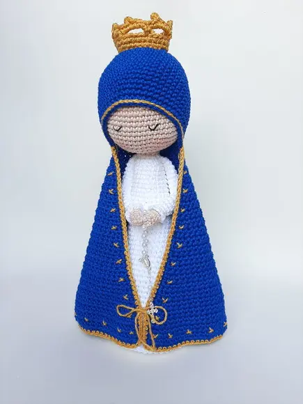 Nossa Senhora de Crochê Alongada Amigurumi Santinha