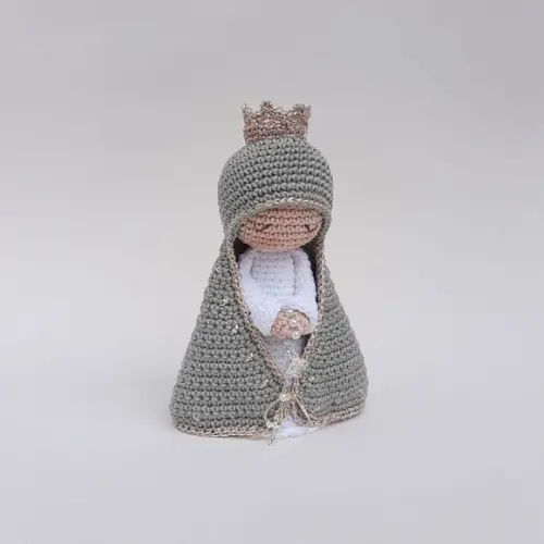 Nossa Senhora de Crochê Amigurumi Santinha