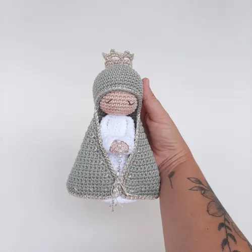 Nossa Senhora de Crochê Amigurumi Santinha