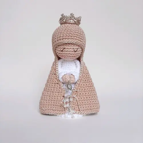 Nossa Senhora de Crochê Amigurumi Santinha
