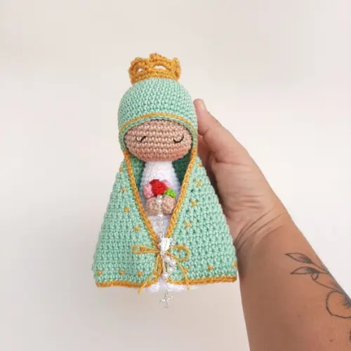 Nossa Senhora de Crochê Amigurumi Santinha