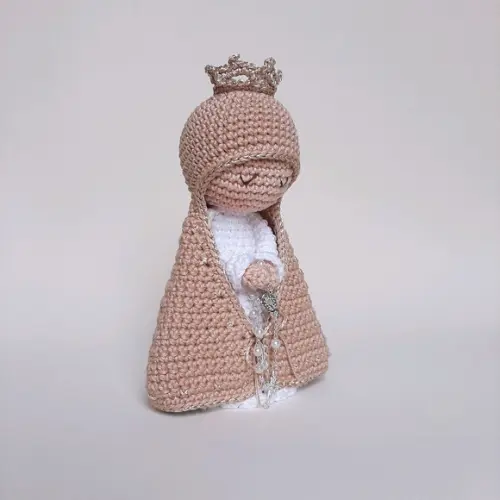 Nossa Senhora de Crochê Amigurumi Santinha