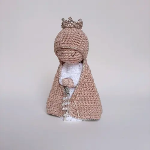 Nossa Senhora de Crochê Amigurumi Santinha