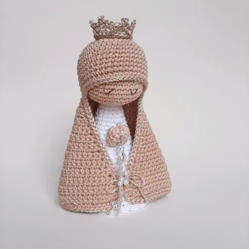 Nossa Senhora de Crochê Amigurumi Santinha