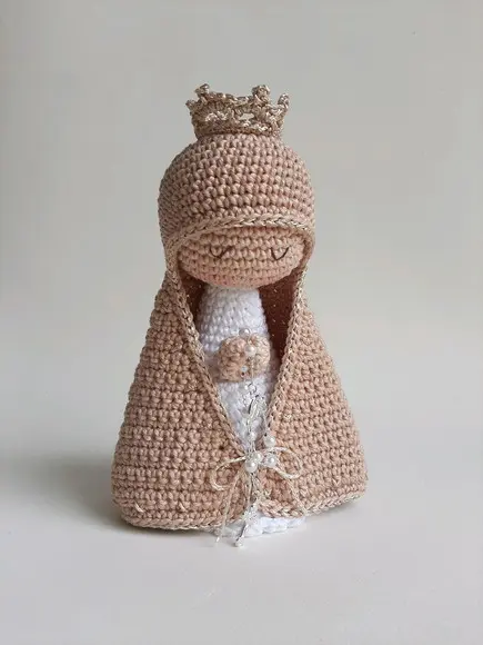 Nossa Senhora de Crochê Amigurumi Santinha