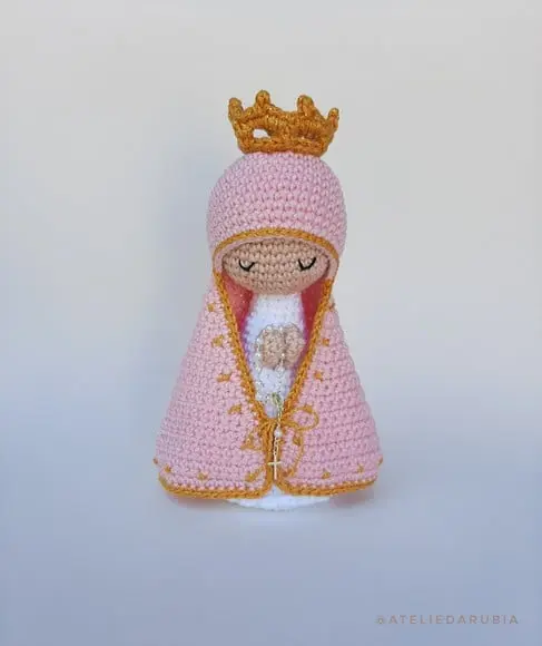 Nossa Senhora de Crochê Amigurumi Santinha