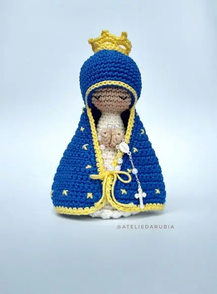 Nossa Senhora de Crochê Amigurumi Santinha