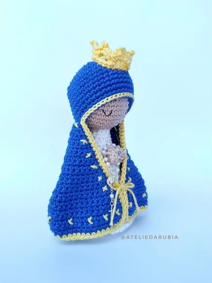 Nossa Senhora de Crochê Amigurumi Santinha