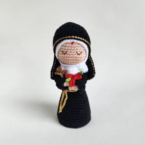 Santa Rita de Cássia Crochê Amigurumi