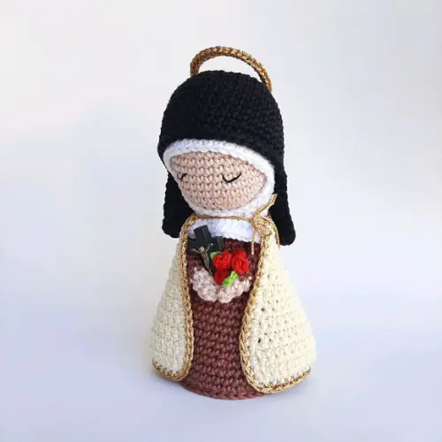Santa Terezinha Crochê Amigurumi