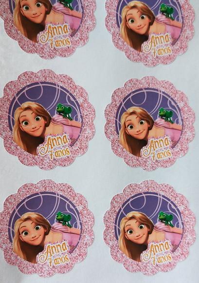 30 Adesivo Latinha Rapunzel Enrolados