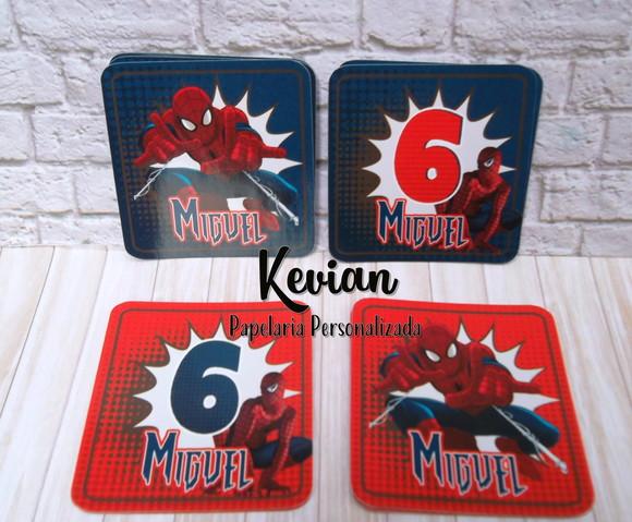 30 Adesivo Caixinha Acrílico Homem Aranha 4x4cm