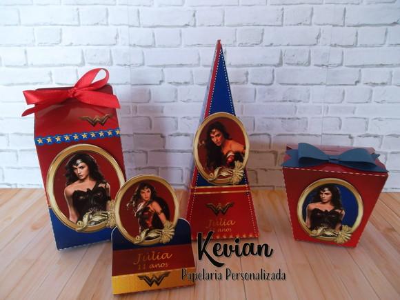 Kit Festa Mulher Maravilha