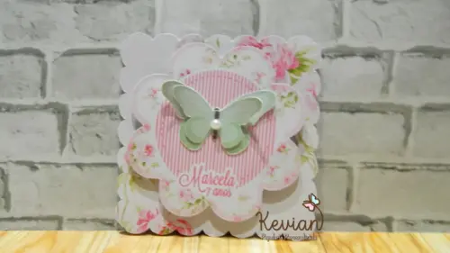 Aplique para Caixinha Acrílica 5x5cm Borboleta Verde