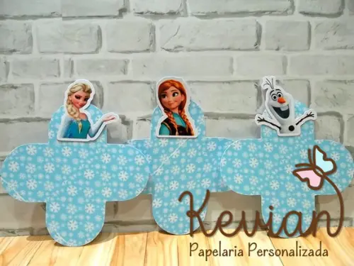50 Forminha Docinho Frozen