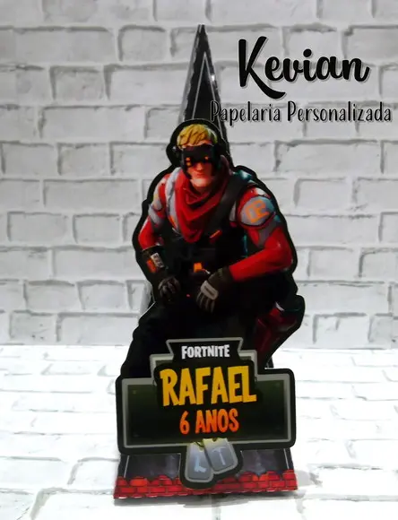 Caixa Piramide Fortnite