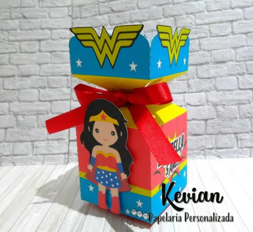 Caixa Meia Bala Mulher Maravilha
